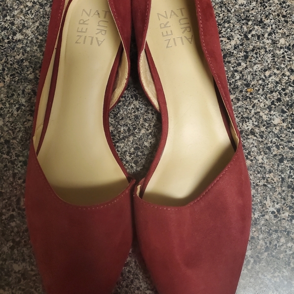 Flats - Picture 4 of 5